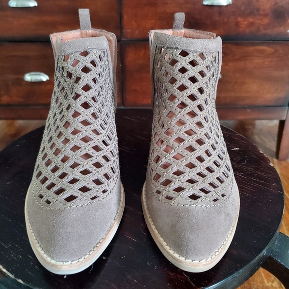 Jeffrey Campbell Taggart cutout booties - Picture 2 of 9